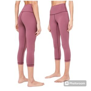 FLAWED Lululemon | Wunder Under Crop High-Rise 21” Misty Merlot